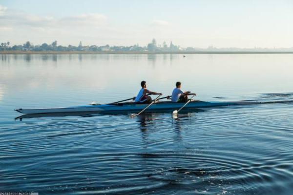 体育项目中舞蹈和游泳比赛介绍